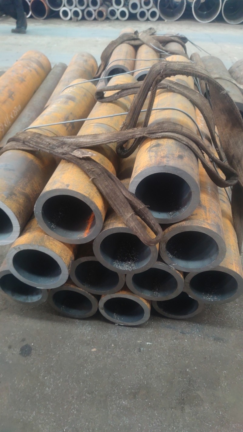 镇平镇平镇平15CrMoG无缝钢管切割